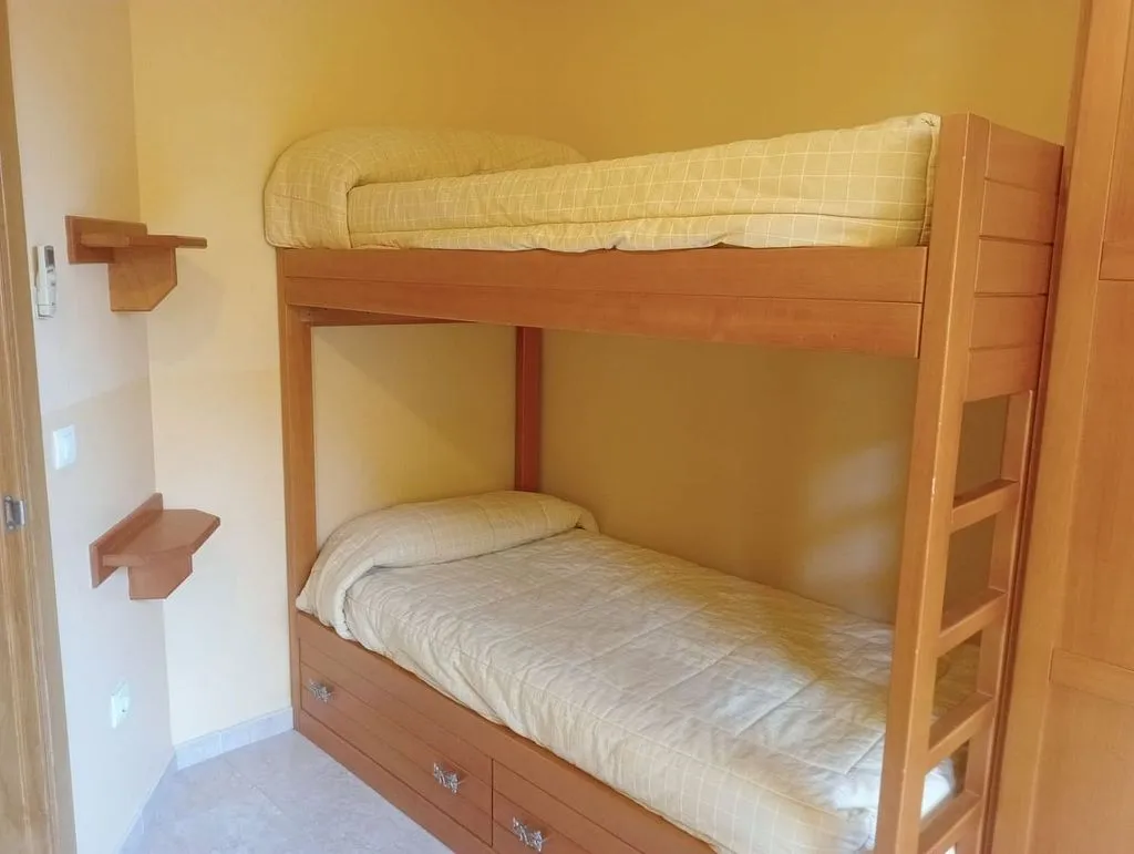 Magamistoad - Twin-bedroom Apartment with Pool in Los Pacos