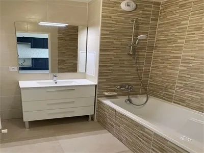 Salles de bain - Appartement 2 Pièces avec Balcon à Vaires-sur-Marne