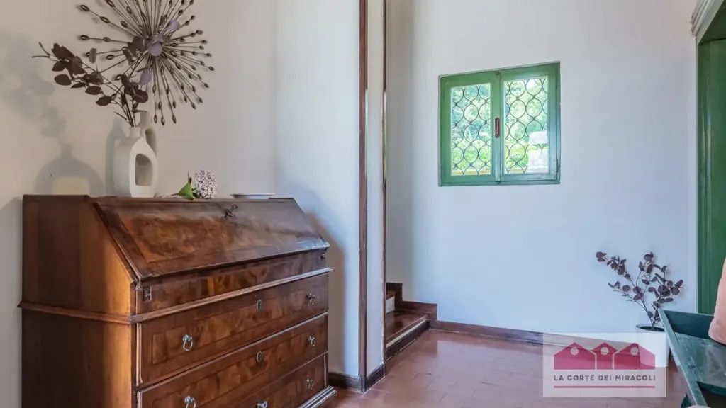 Kabinet - Bifamiliar House with Vineyard View in Creazzo