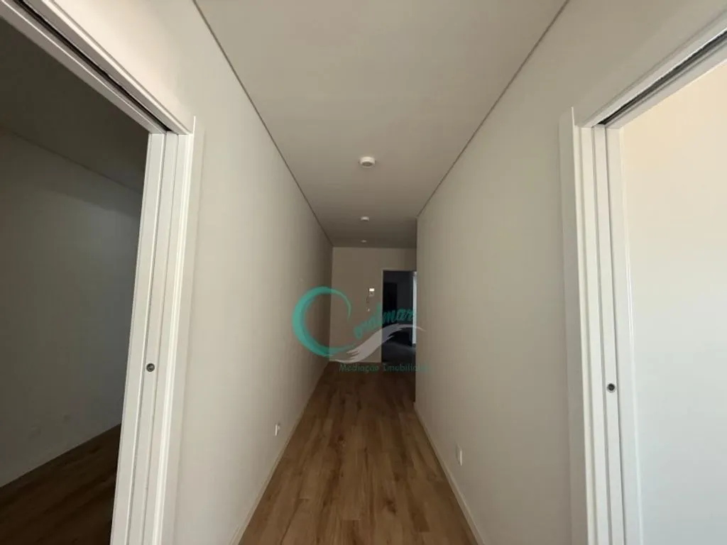 Esik - Luxury Apartment with Terrace in Almada