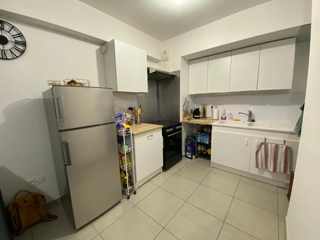 Cucina - Modern Flat with Balcony in Valence