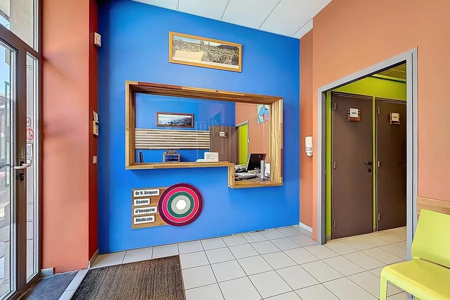 Entrée - Immeuble Mixte avec Parking à Ciney