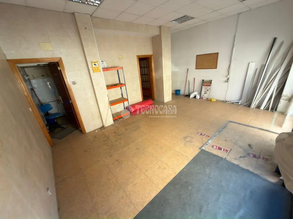 Toad - Commercial Unit with Future Green Views in Batán