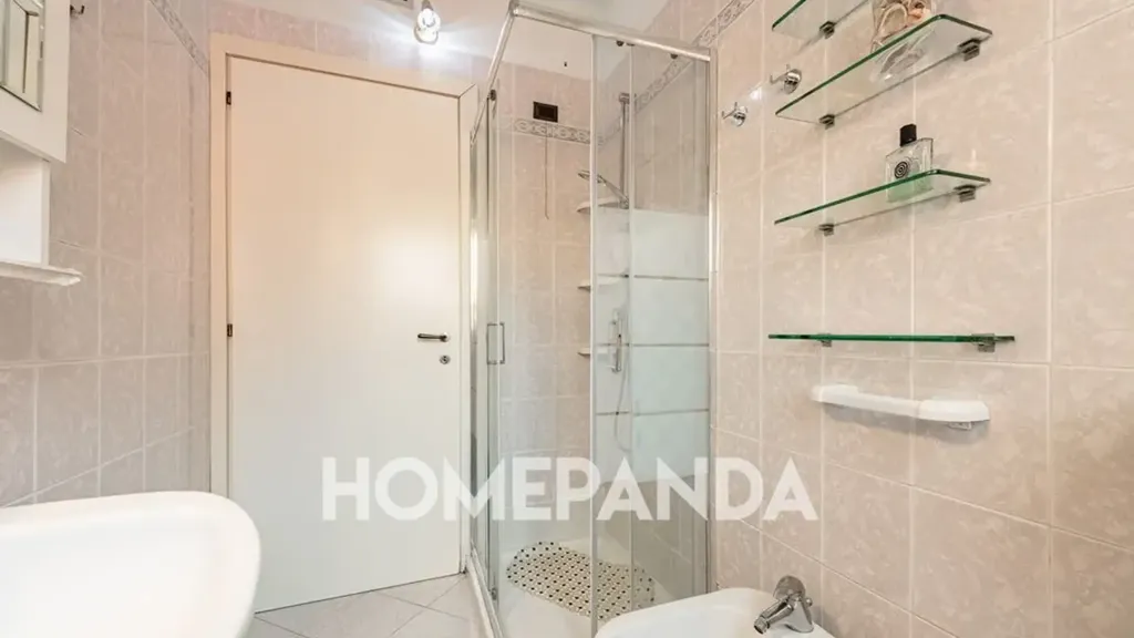 Salles de bain - 4-Bedroom Apartment with Balconies in Sestu
