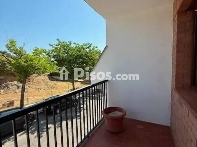 Rõdu - Semi-Renovated Semi-Detached House in Barbastro