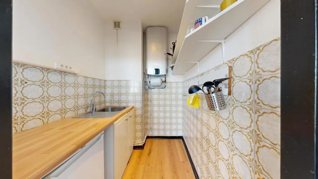Cucina - Bright Studio with City View in Liège