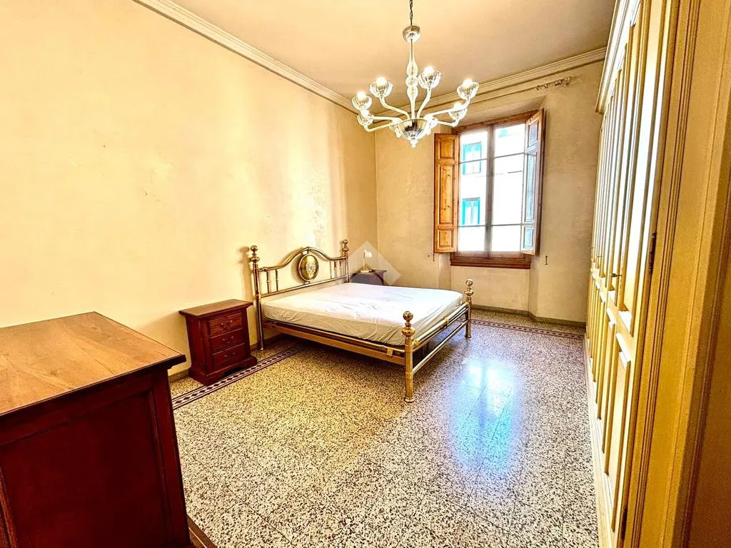 Chambres - 1930s Apartment with Balcony in Florence