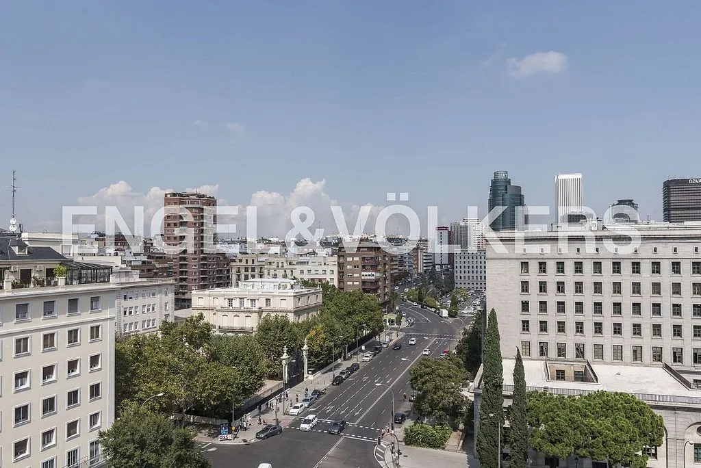 Vista aerea - 3-Bed Apartment with Pool in Ríos Rosas