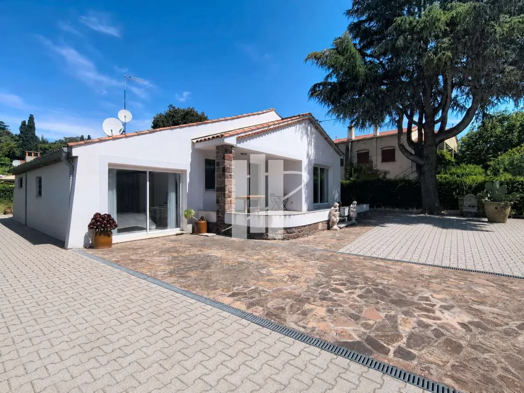 Terrass - Single-Storey Villa with Pool Potential in Saint-Raphaël