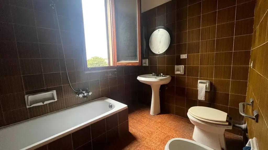 Vannitoad - Two-Unit Apartment with Balcony in Cerreto Guidi