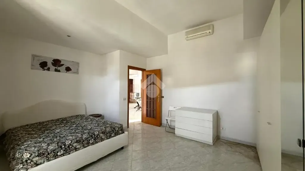 Chambres - Multistorey Apartment with Central Location in Naples