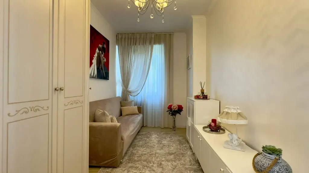 Séjour - Rear-Facing Apartment with Balcony in Cinisello Balsamo