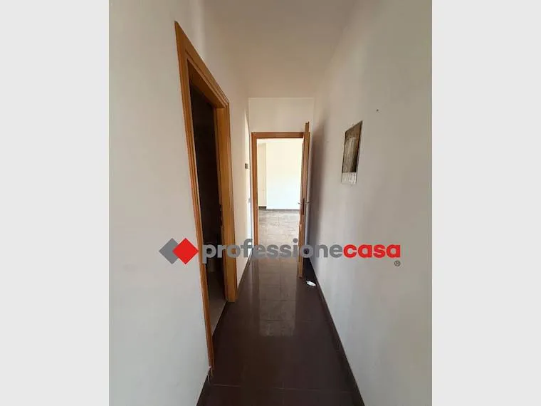 Ingresso - Appartamento con doppia esposizione e terrazzo a Pomezia