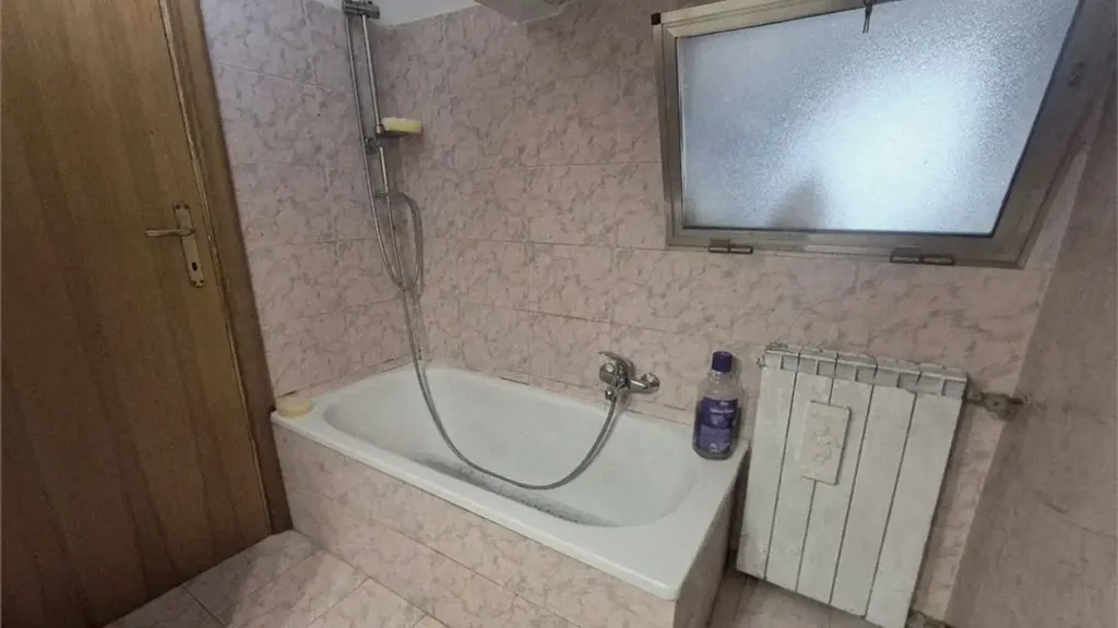 Salles de bain - Multi-Level Apartment with Terraces in Bucchianico