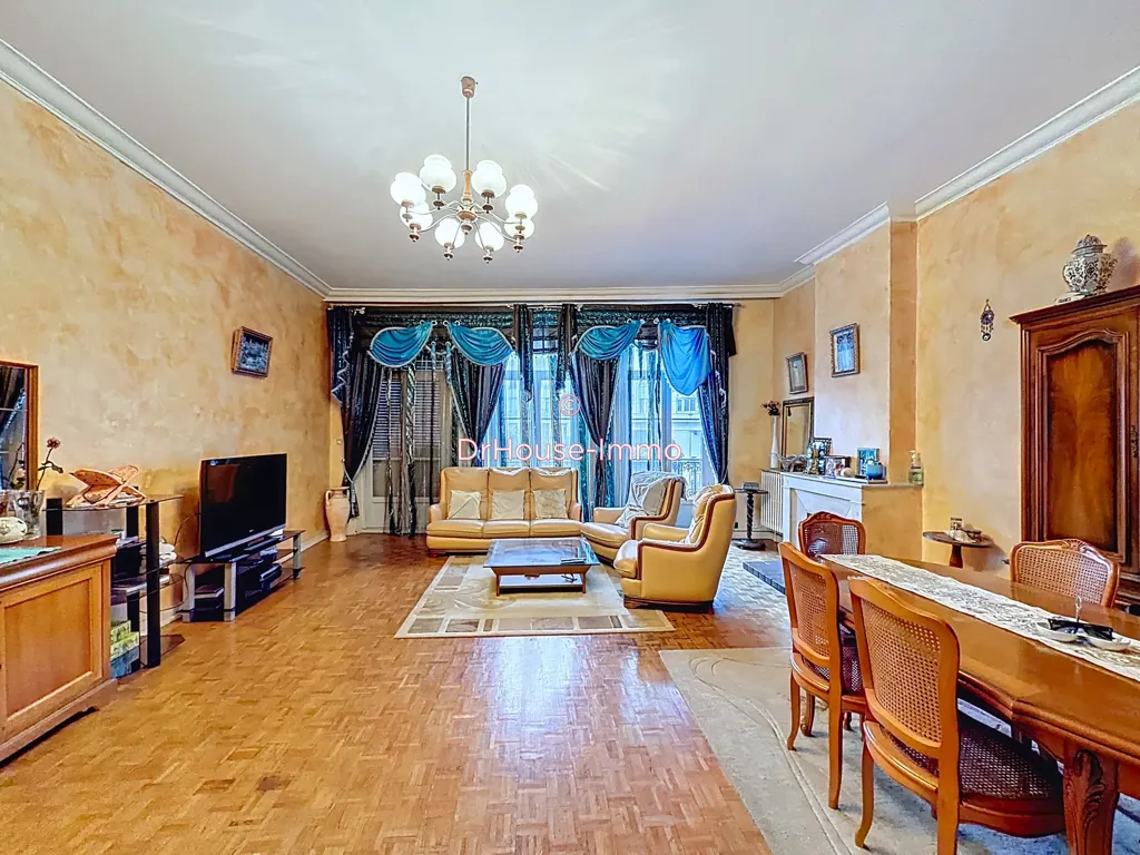 Elutuba - Spacious Flat with Five Bedrooms in Saint-Etienne Centre
