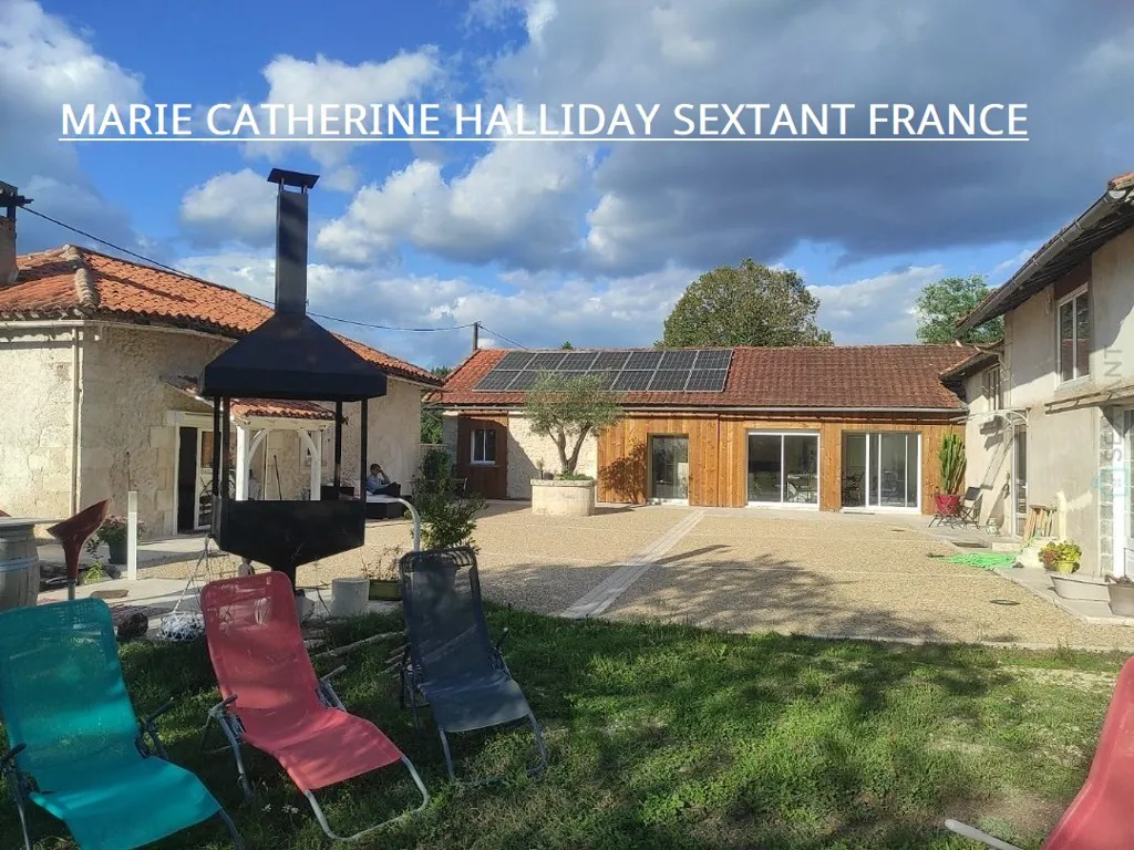 Terrasse - Ferme Rénovée avec 2 Gîtes et Cour Intérieure à Périgueux