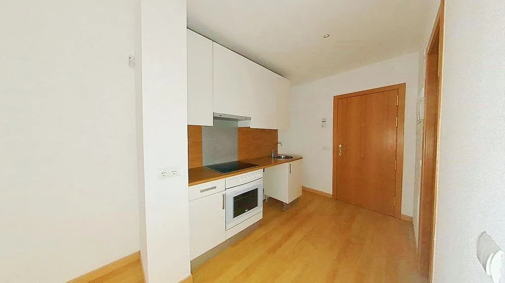 Cuisine - Studio with Balcony in Valdeacederas