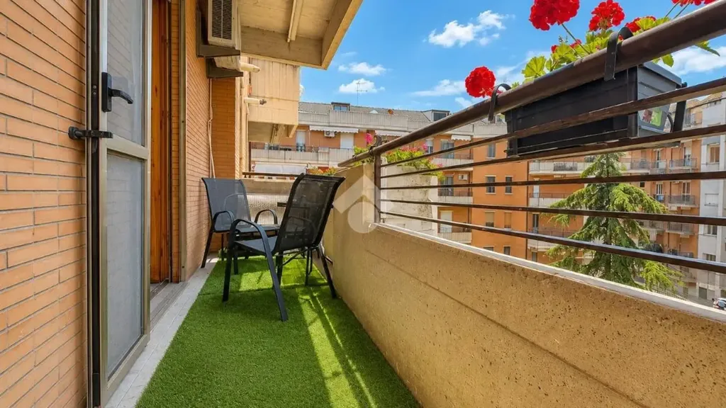 Balcone - 4-Bedroom Apartment with Balcony in San Severo