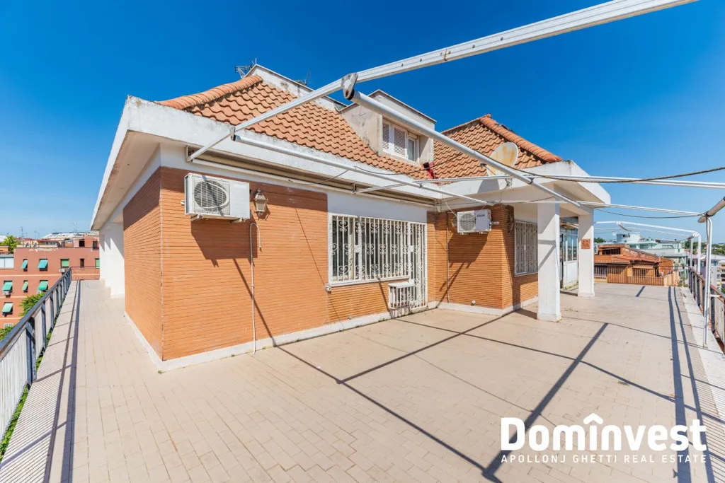 Terrass - Attico with Panoramic Terrace in Via Aurelia