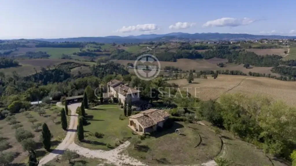 Õhuvaade - Rustic Casale with Pool in Todi