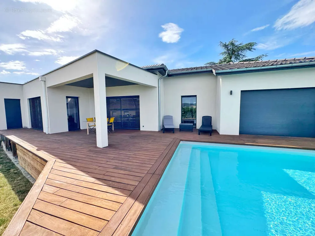 Piscina - Contemporary House with Pool in Saint-Joseph