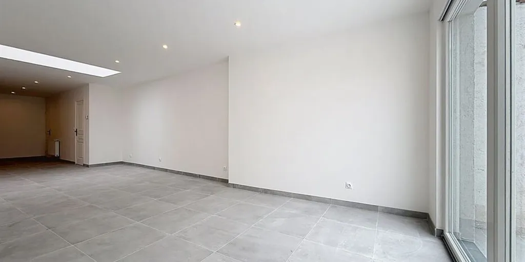 Pièces - Maison Rénovée avec Terrasse à Mouscron