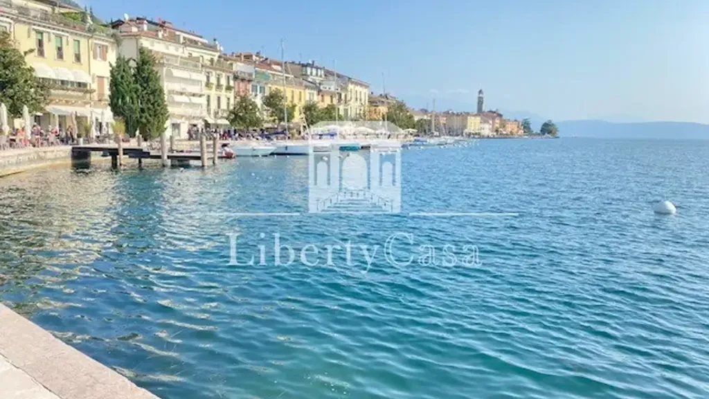 Rustic Lake View Apartment in Salò