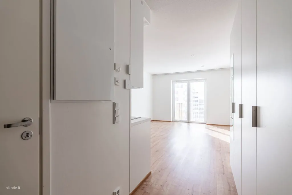 Esik - Modern Studio Flat with Balcony in Kaivoksela, Vantaa