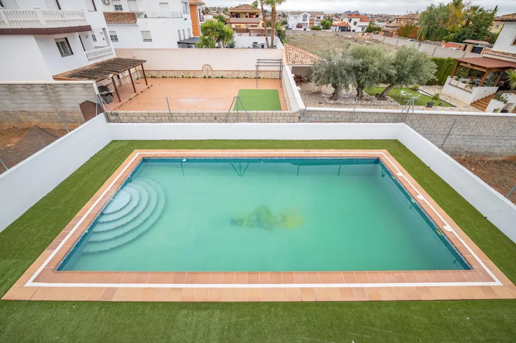 Bassein - Chalet with Pool and Terrace in Otura