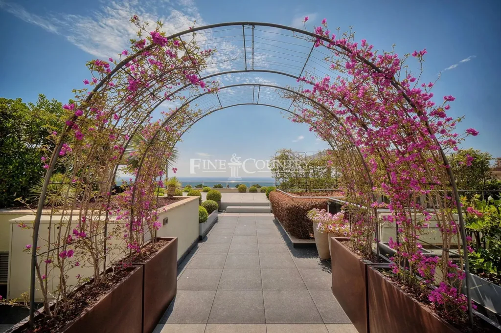 Terrazza - Penthouse Villa with Sea View at Monaco Border
