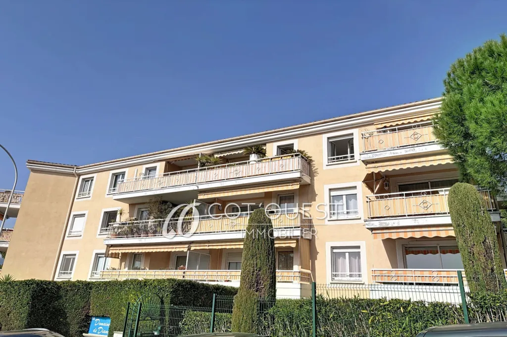 Exterior - 2-Bedroom Apartment with Sea View in Nice Ouest