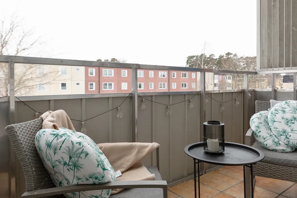 Balcon - Modern Flat with Balcony in Märsta