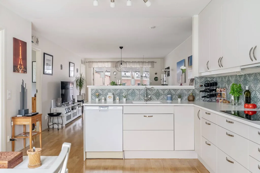 Köök - Apartment with Balcony in Hägernäs Strand