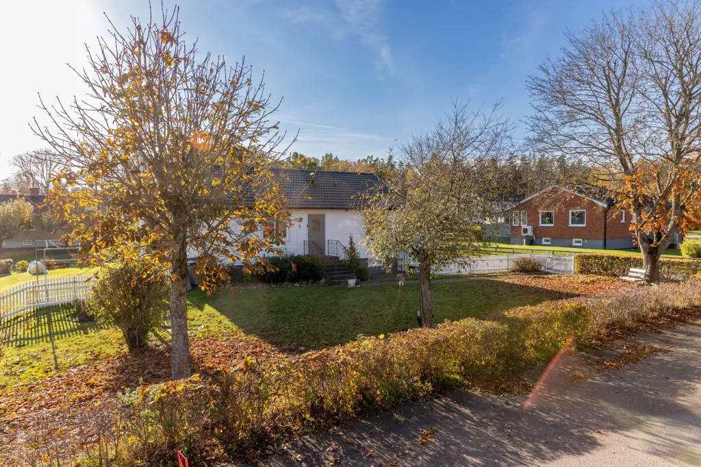 Jardin - 1-Storey Villa with Terrace in Fliseryd