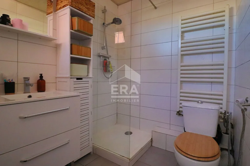 Vannitoad - Bright 3-Bed Apartment with Balcony in Marseille
