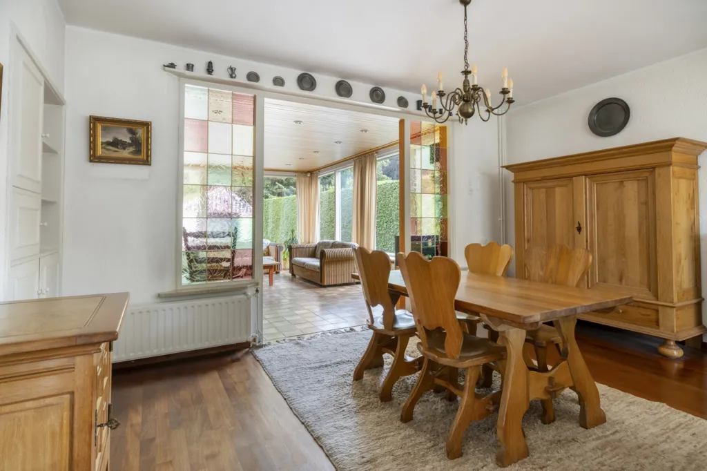 Söögituba - Free-Standing House with Garden in Breda