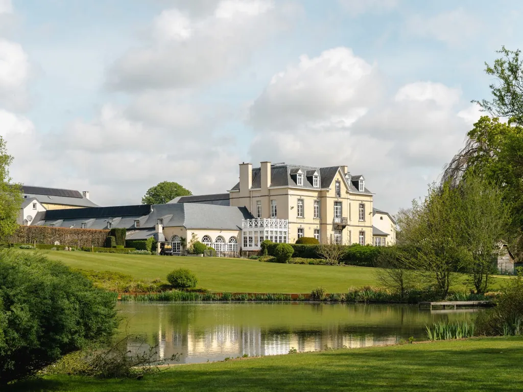 Välivaade - Château with Estate in Liernu, Walloon Brabant
