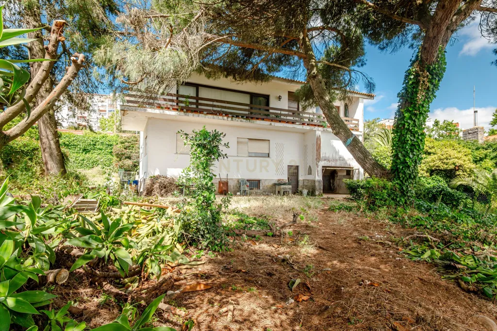 Välivaade - T6+1 House with Garden in Alfragide Norte