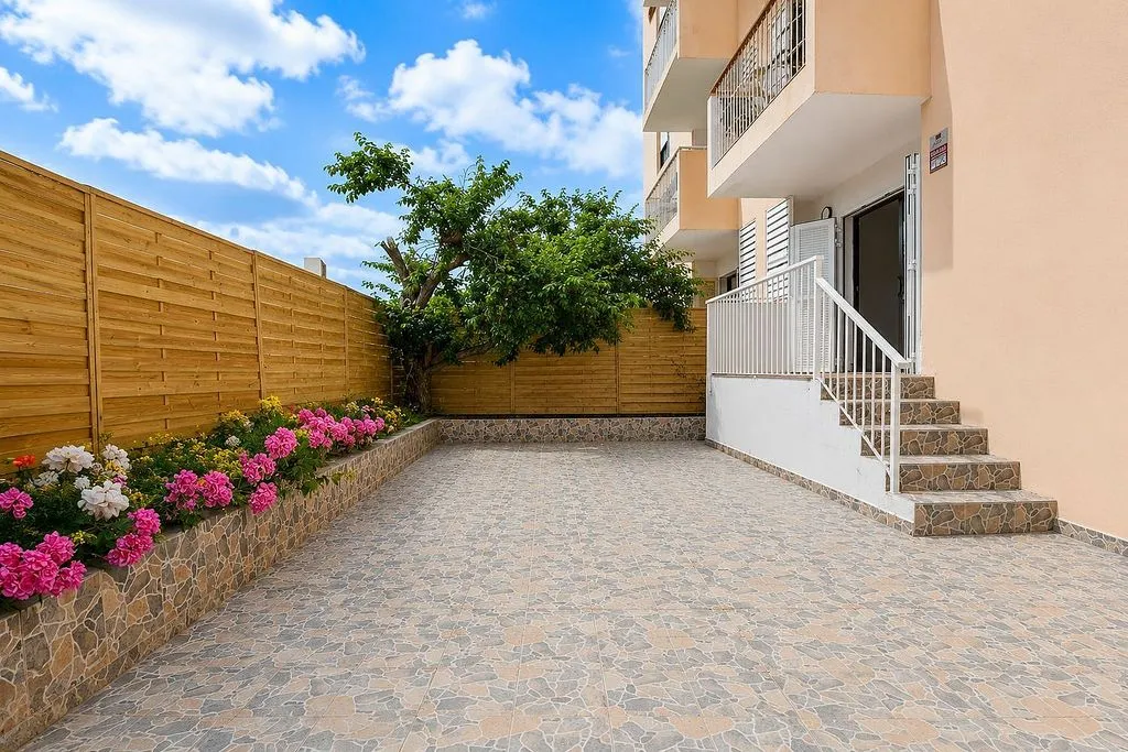 Aed - Ground Floor Flat with Terrace in Magaluf