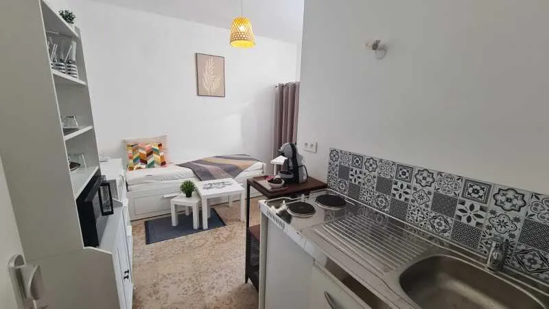 Cuisine - Appartement Meublé 1 Pièce au Centre-ville d'Orléans