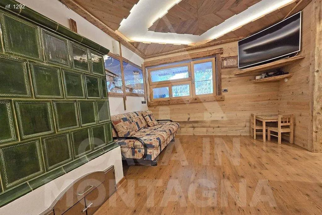 Elutuba - Rustic Terraced House with Mountain View in Campitello di Fassa