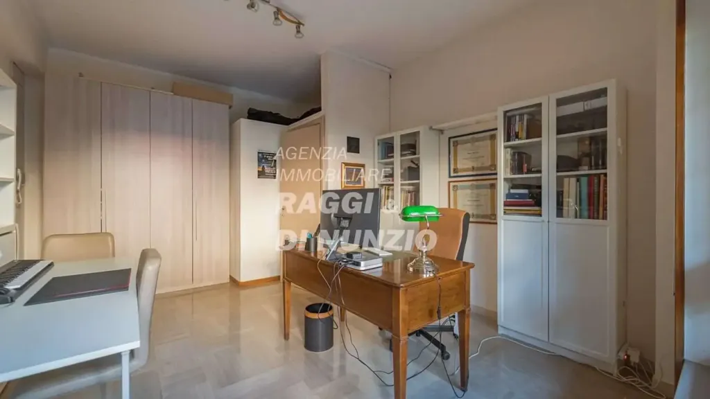 Bureau - Independent Villa Apartment with Garden in Grottaferrata