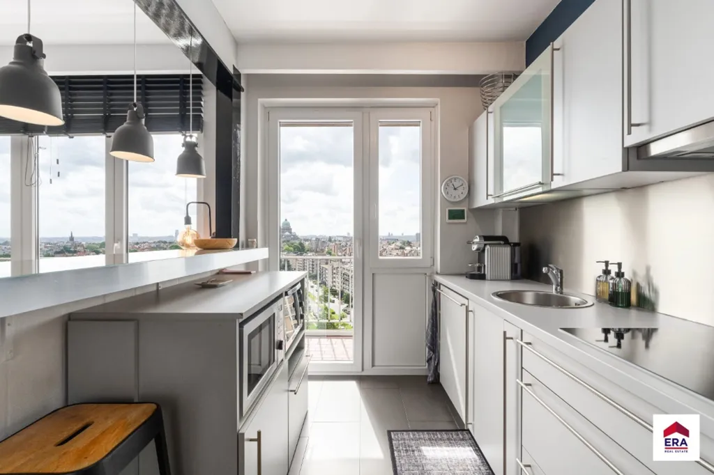 Modern Apartment with Basilica View in Ganshoren