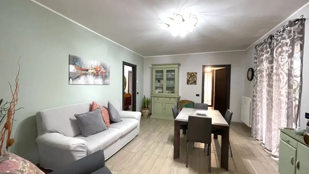 Salle à manger - Rear-Accessed Apartment with Private Garden in Ceccano