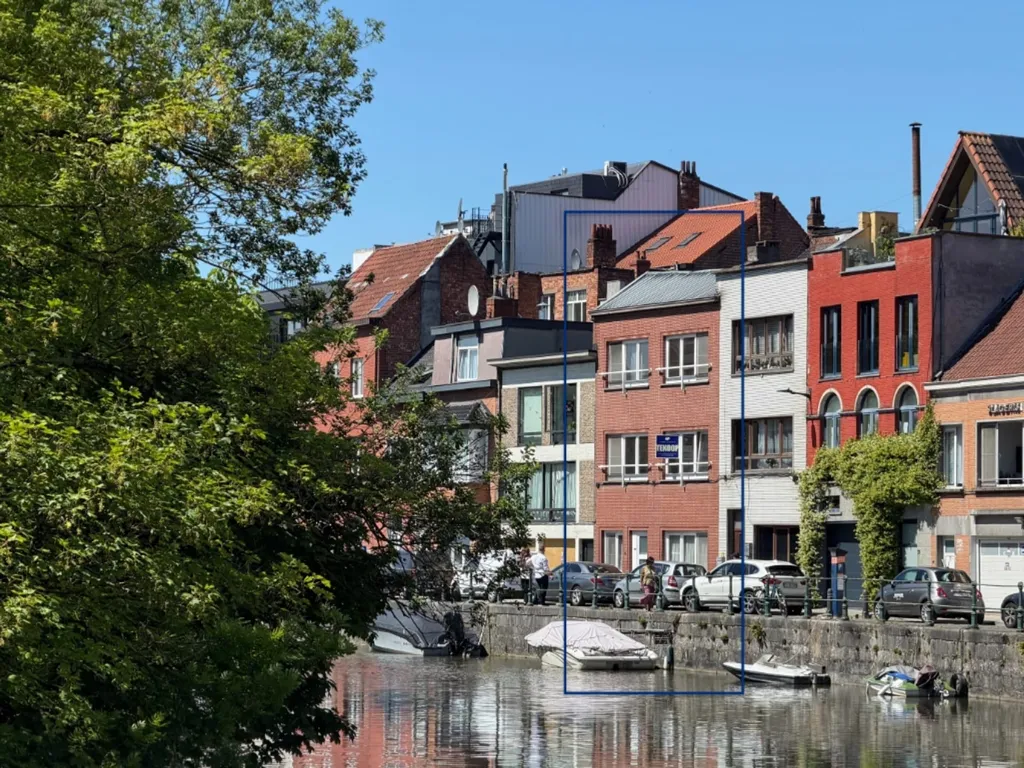 Renovated Townhouse with Water View in Gent Centre