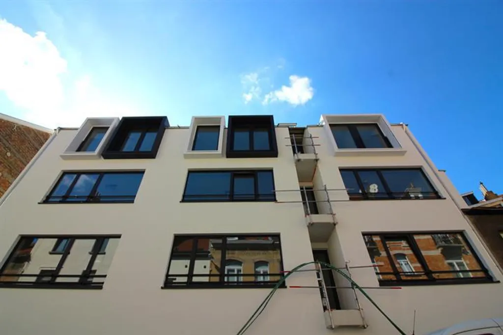 Exterior - Furnished Apartment with Terrace in EU District