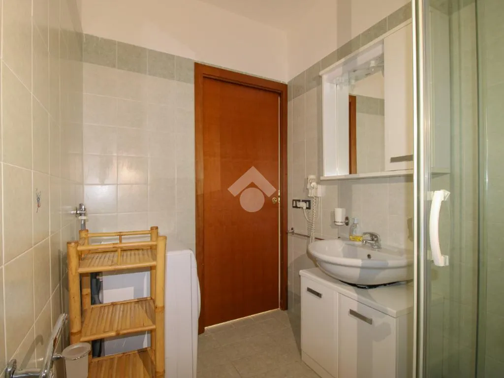 Salles de bain - Twin-Storey Apartment with Lake View in Vigole