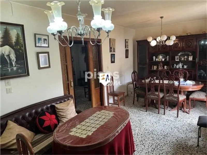 Sala da pranzo - Townhouse with Balcony Views in Mures