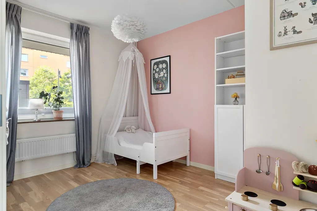 Chambres - Spacious Three-Bedroom Flat with Garden in Björkris