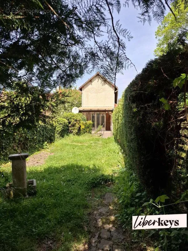 Jardin - Maison Lumineuse à Sainte-Mesme, Proche Dourdan